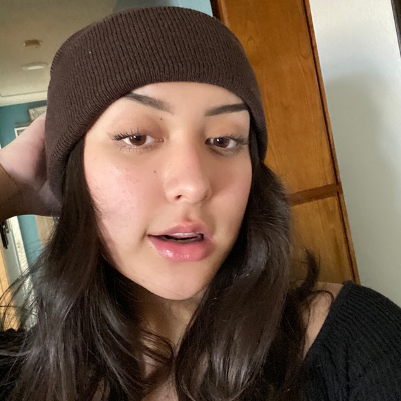 Meet your Posher, Rubicel - Picture 3 of 5